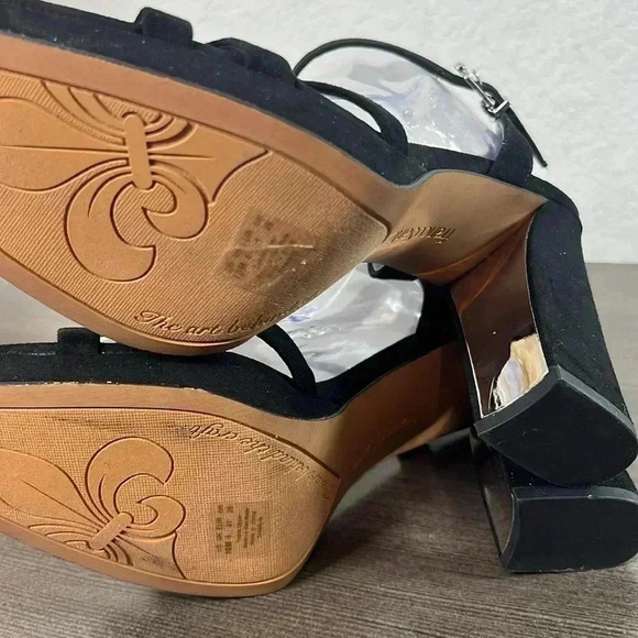 Franco Sarto Womens Damilis
Platform Sandal Black Galaxy Sparkle
Heel Size 10 M - Picture 7 of 11